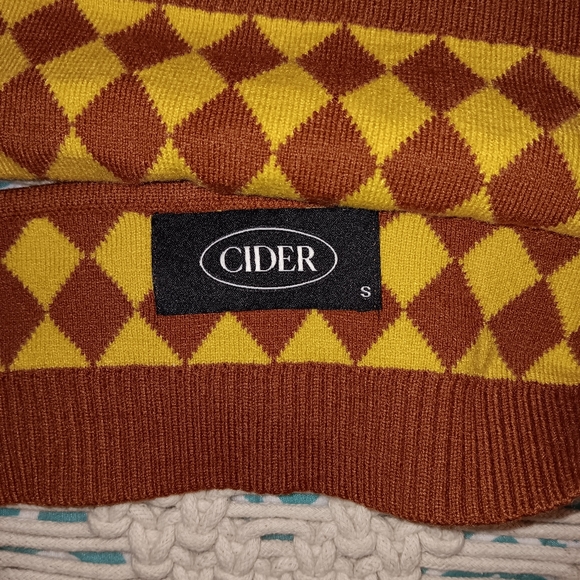 Cider~Houndstooth Checkered Crop Top Retro 90's Inspired Mustard Yellow Brown - Picture 8 of 15